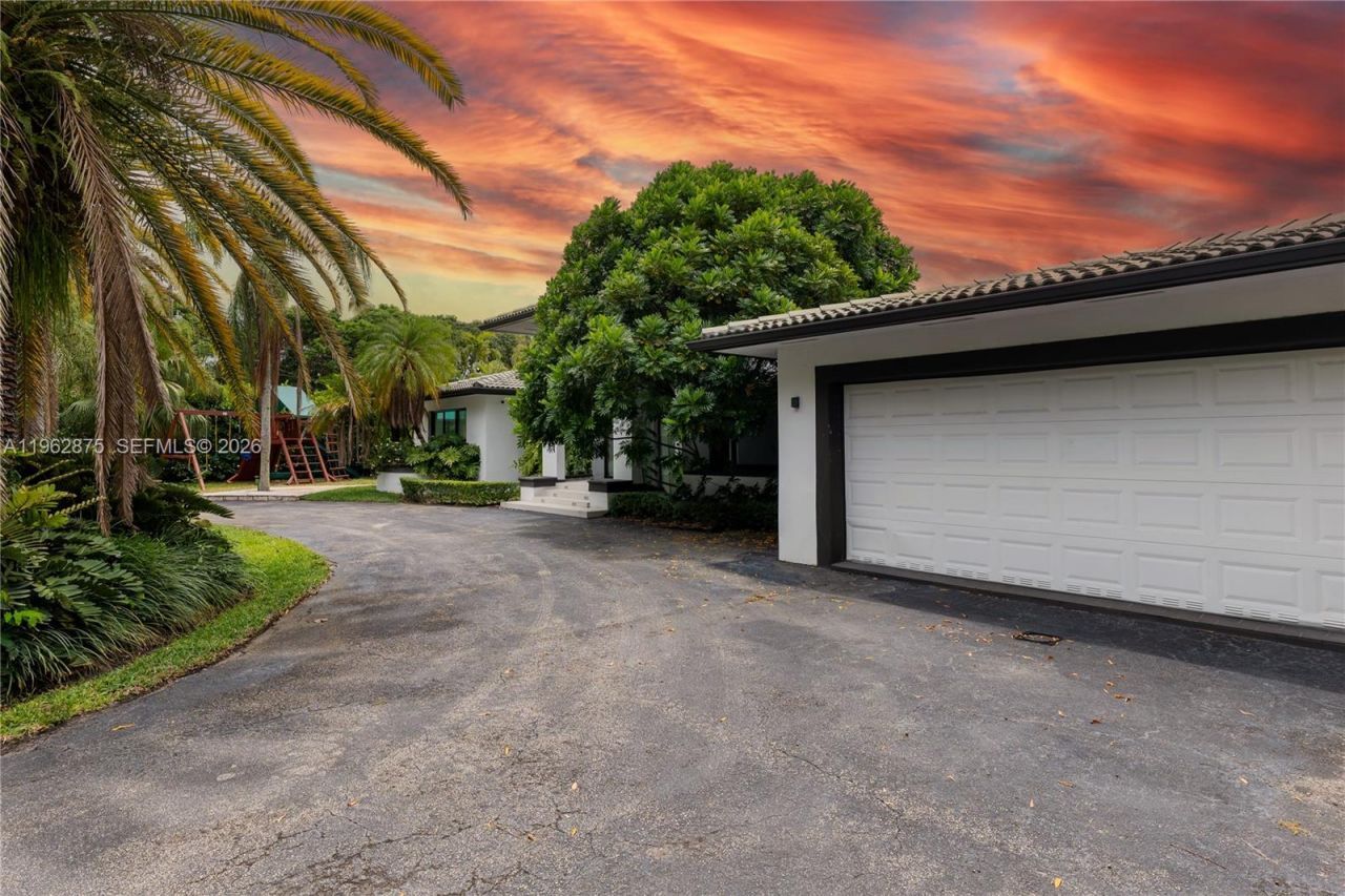 7300 SW 77th Ave , Miami, FL 33143 Photo