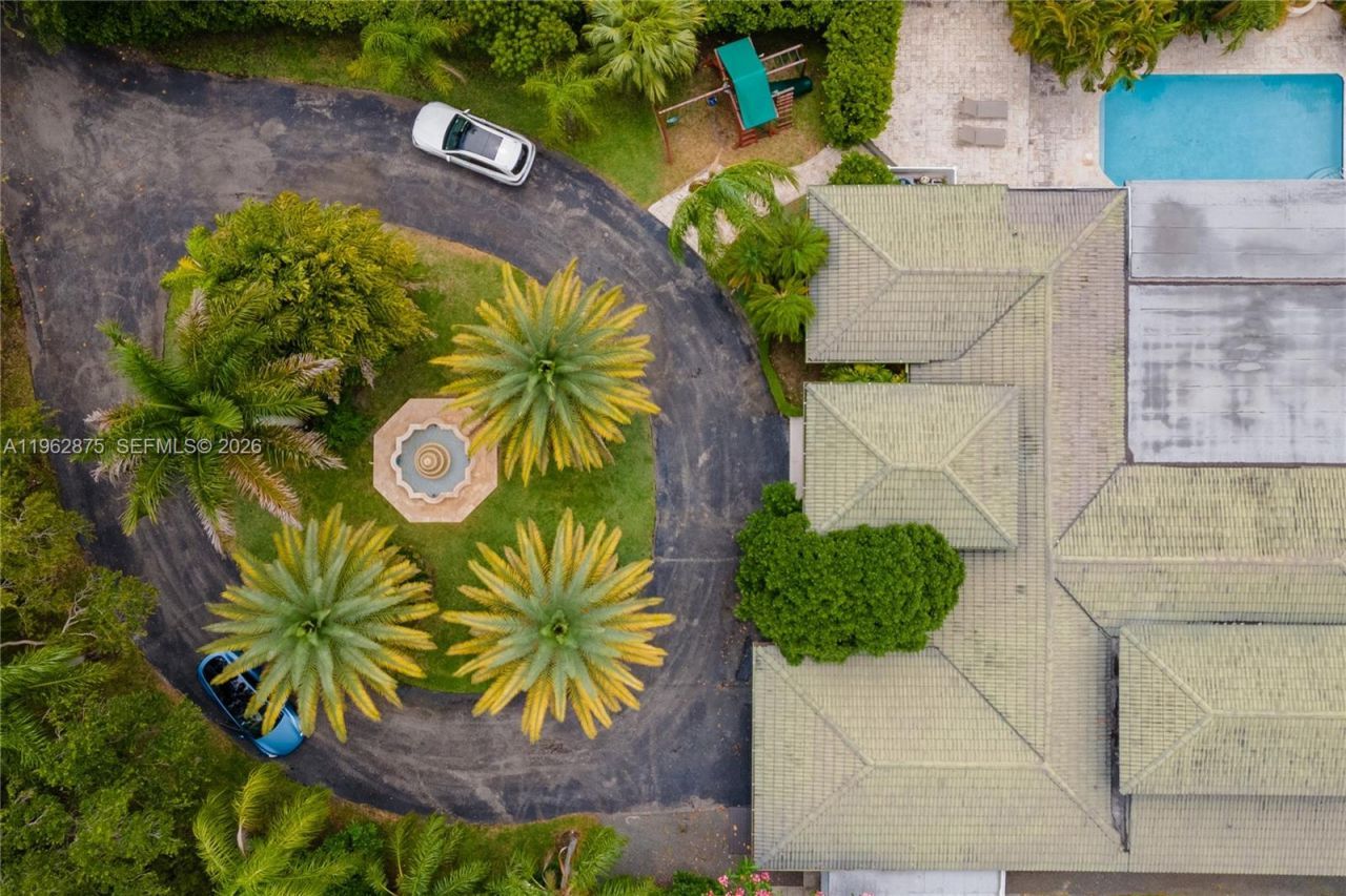 7300 SW 77th Ave , Miami, FL 33143 Photo