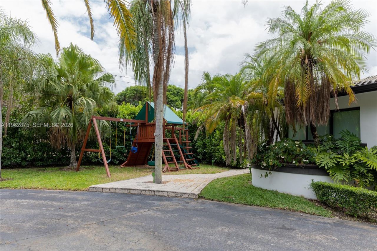 7300 SW 77th Ave, Miami, FL 33143 Photo