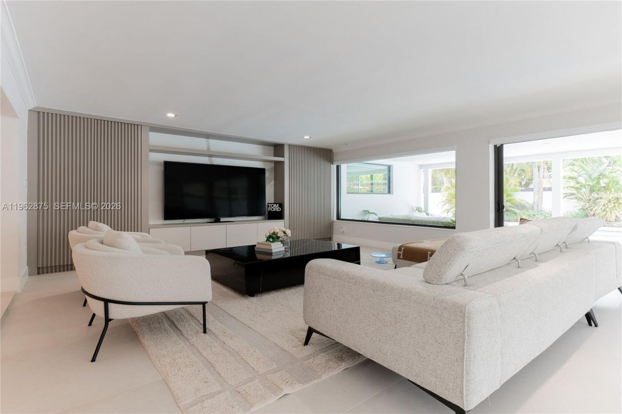 7300 SW 77th Ave , Miami, FL 33143 Photo