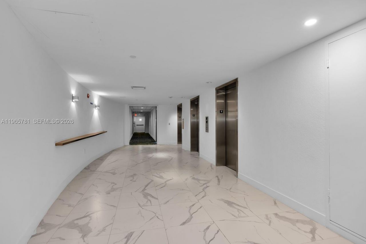 1000 West Ave, Unit 301, Miami Beach, FL 33139 Photo