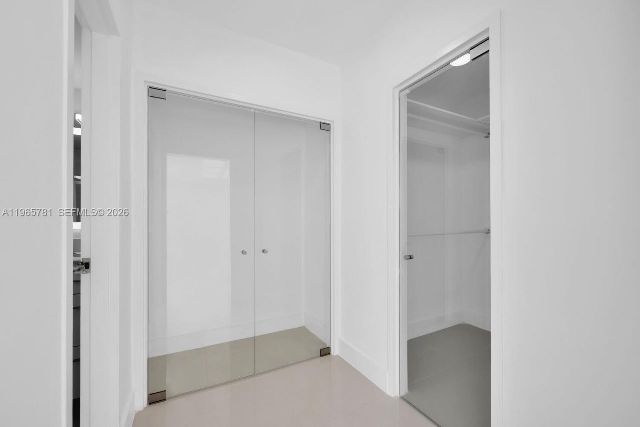 1000 West Ave, Unit 301, Miami Beach, FL 33139 Photo