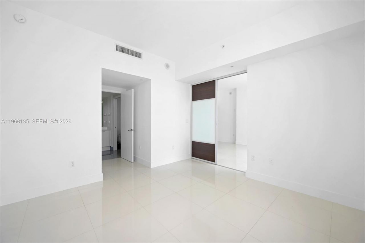 92 SW 3rd St, Unit 5109, Miami, FL 33130 Photo