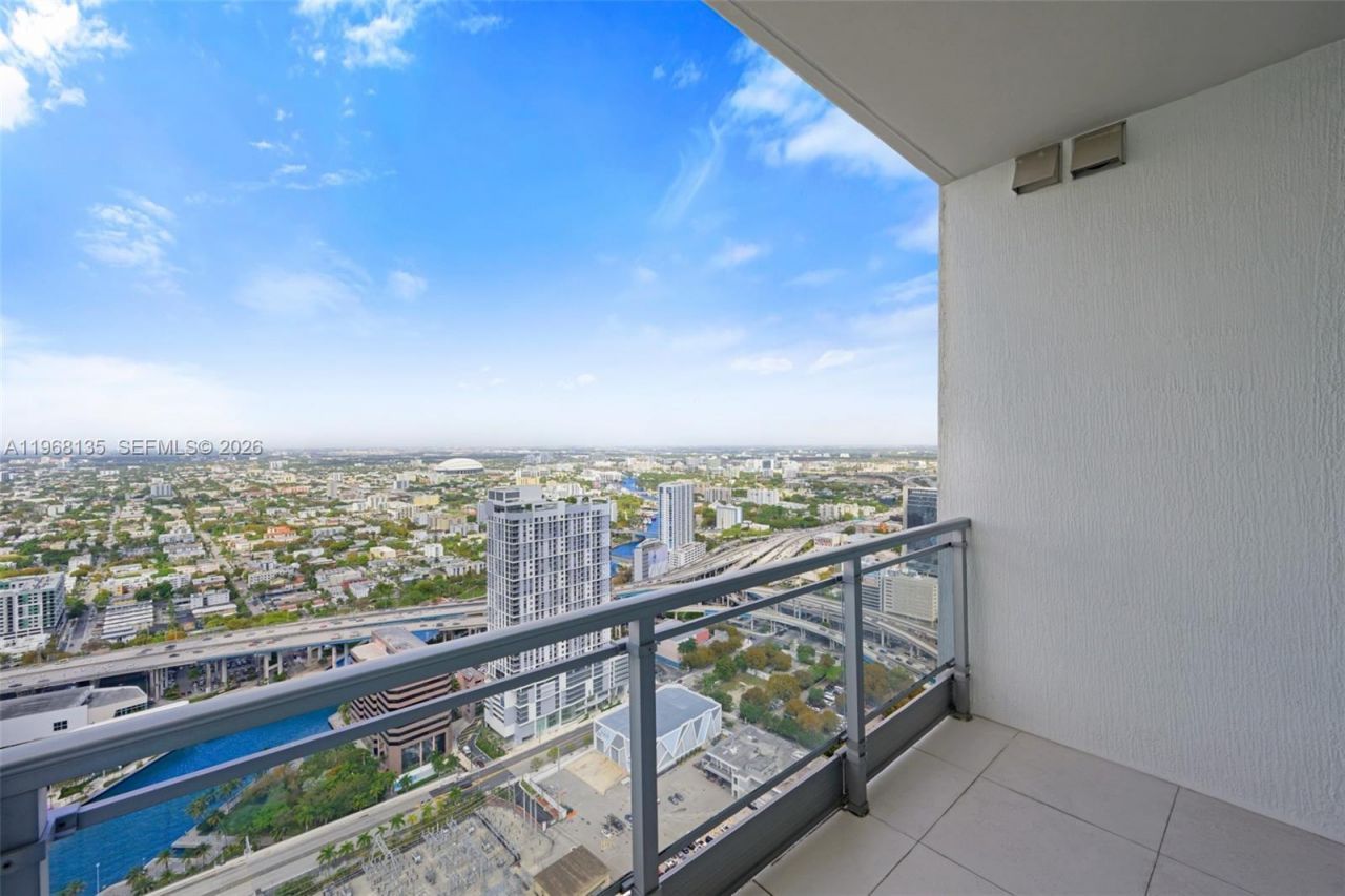 92 SW 3rd St, Unit 5109, Miami, FL 33130 Photo