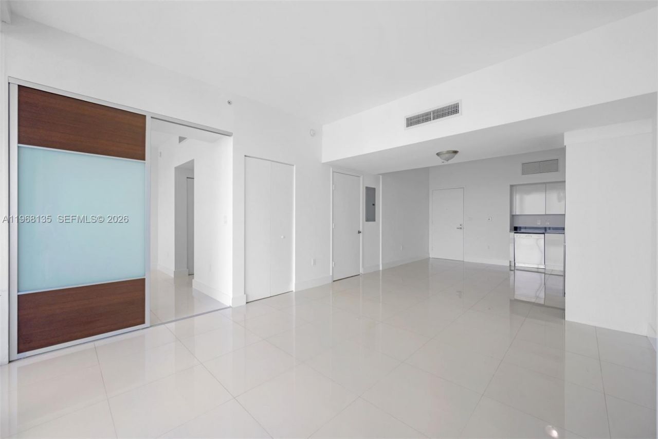 92 SW 3rd St, Unit 5109, Miami, FL 33130 Photo