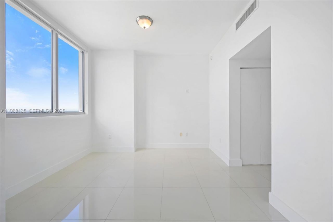92 SW 3rd St, Unit 5109, Miami, FL 33130 Photo
