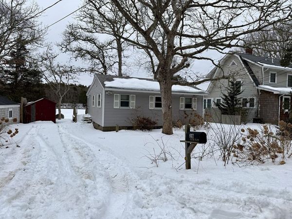 28 N Beach Ave, Unit 1, Bourne, MA 02532