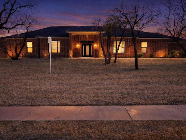 2541 Town View Drive, Cedar Hill, TX 75104