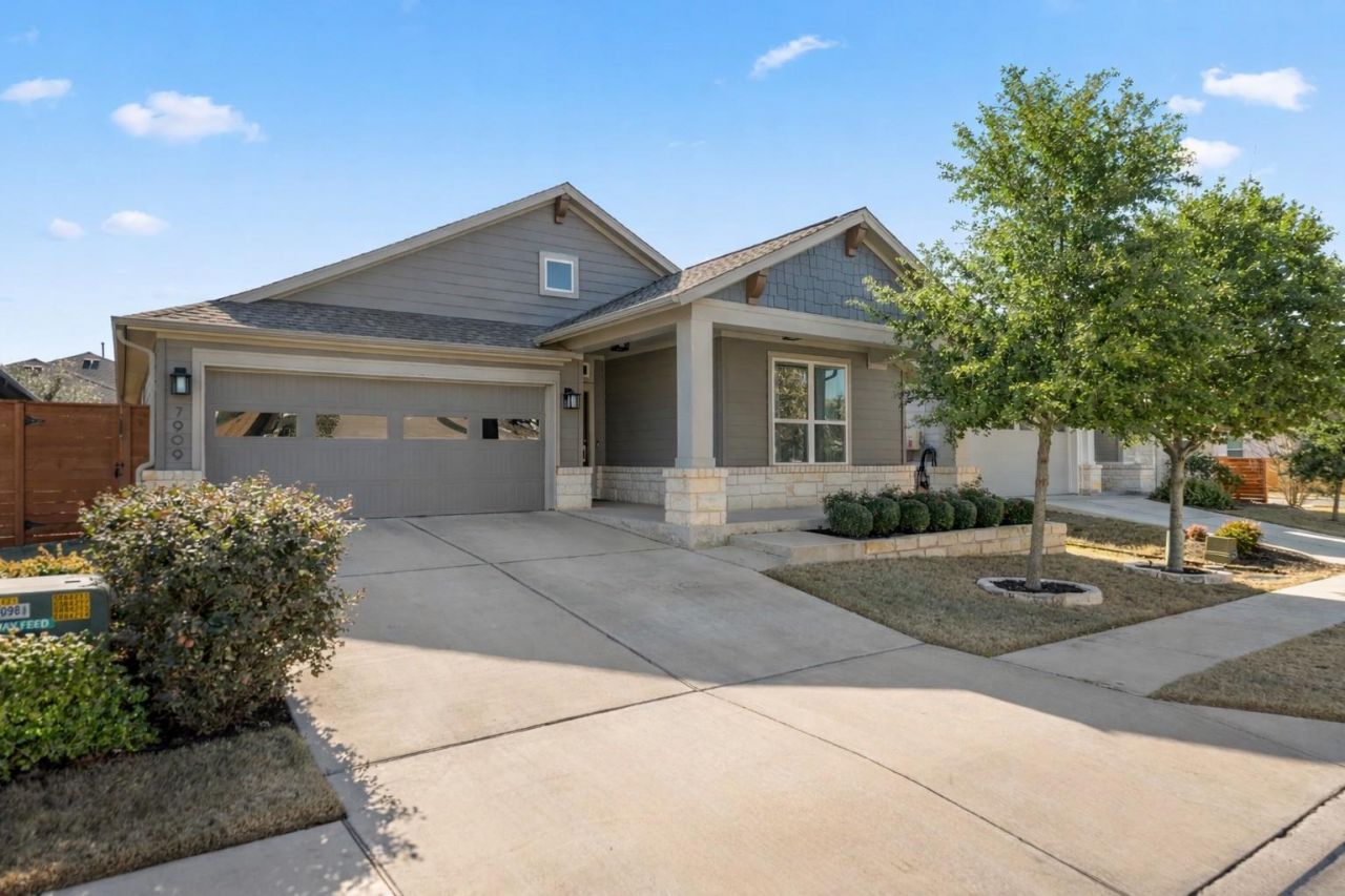 7909 Bestride Bnd, Austin, TX 78744 Main Photo