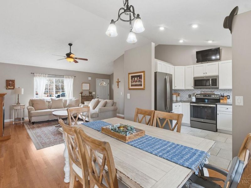 712 Blazing Trail, Oregonia, OH 45054 Photo 9