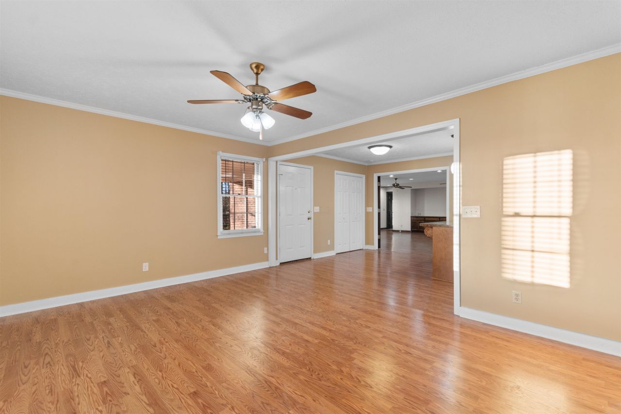 4995 Enoch Rd. Photo 10