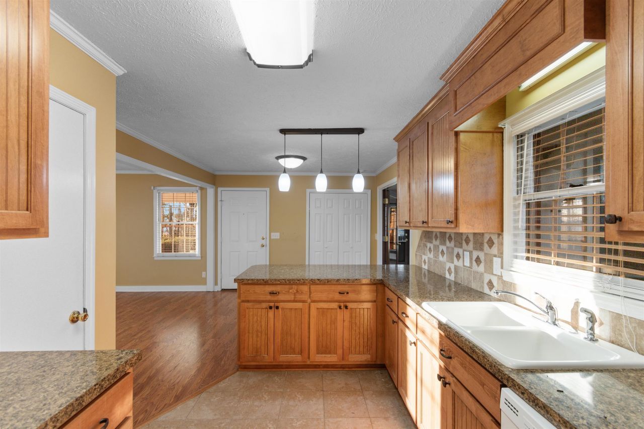 4995 Enoch Rd. Photo 3