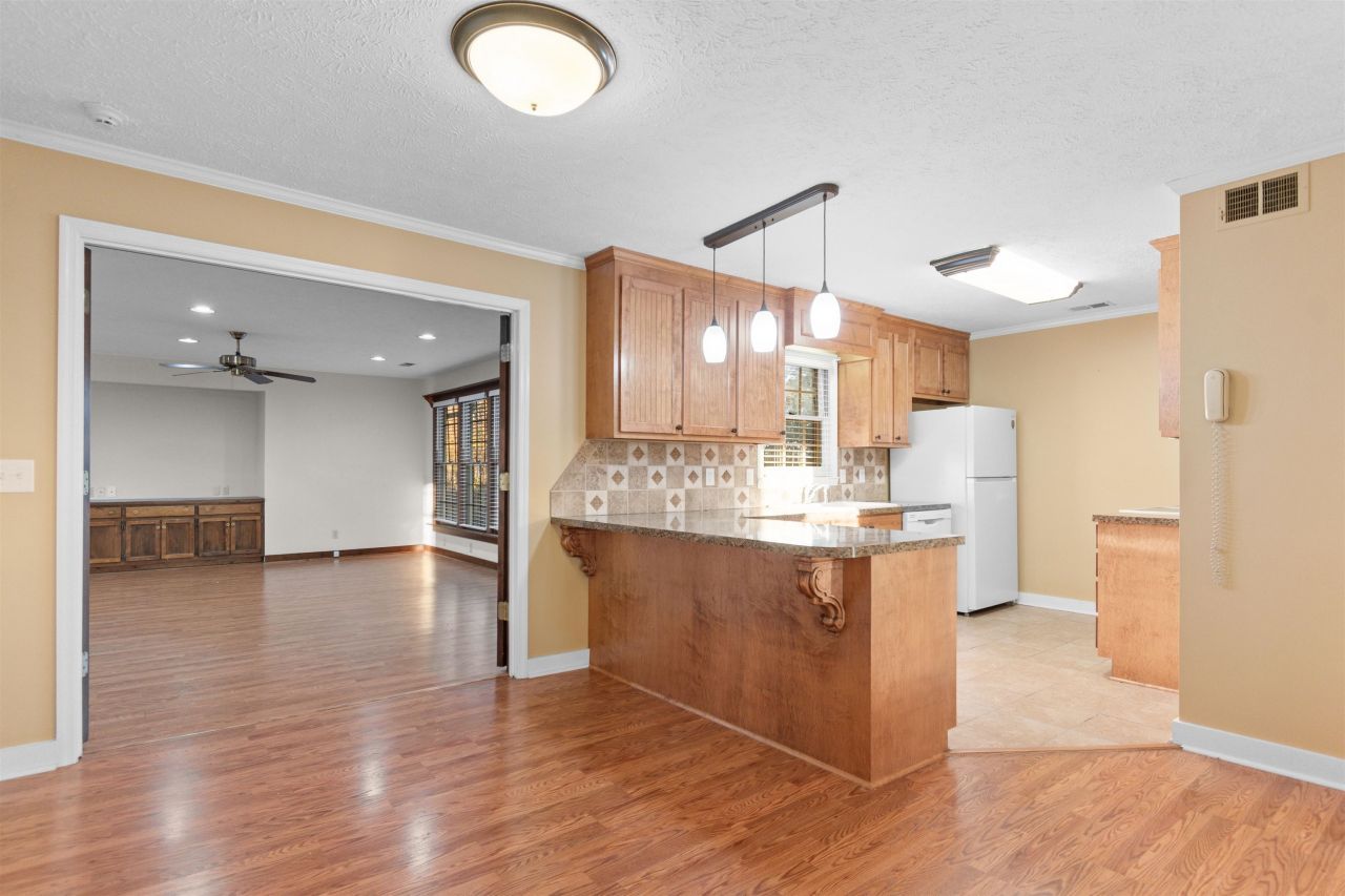 4995 Enoch Rd. Photo 7