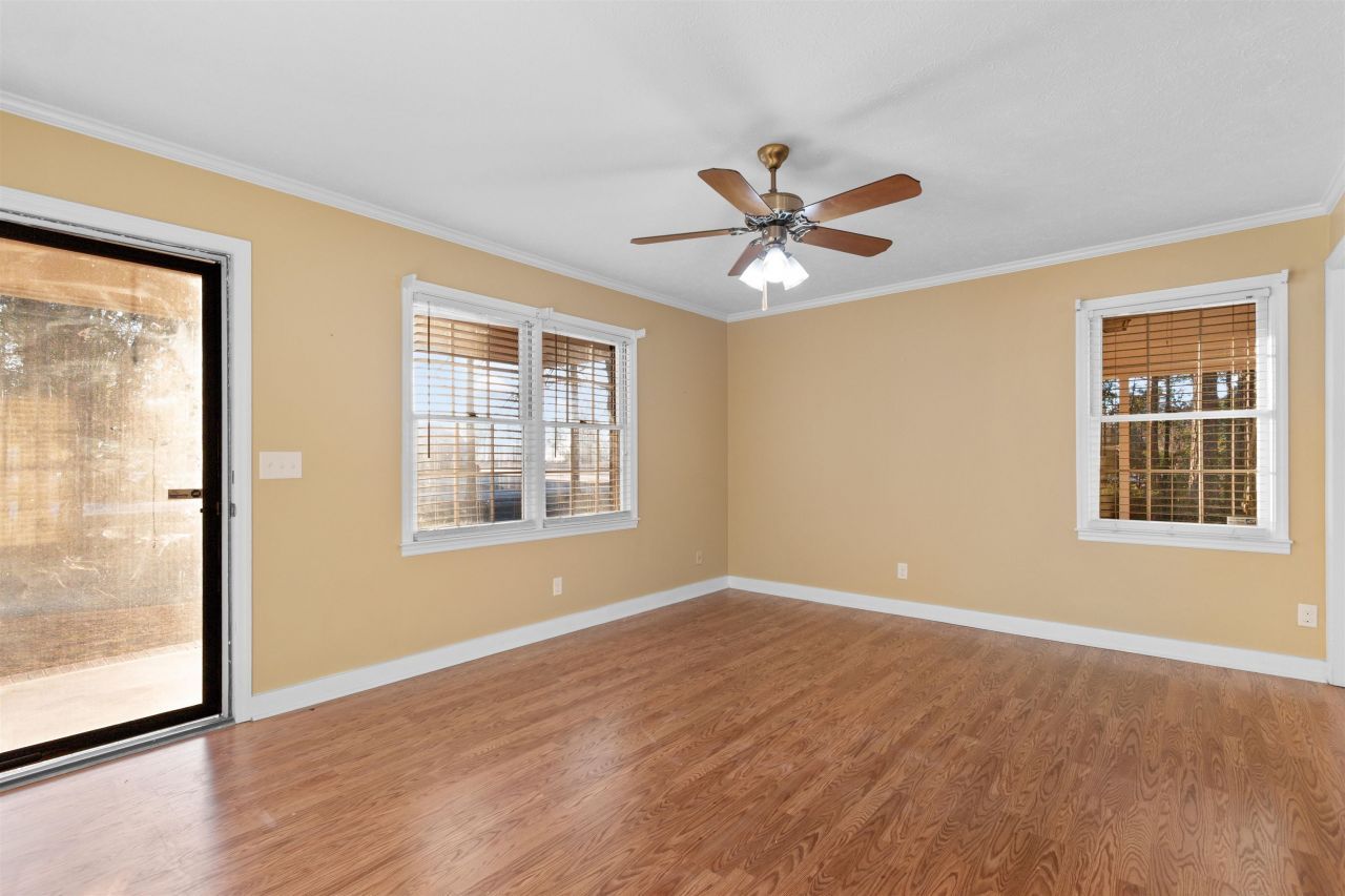 4995 Enoch Rd. Photo 9