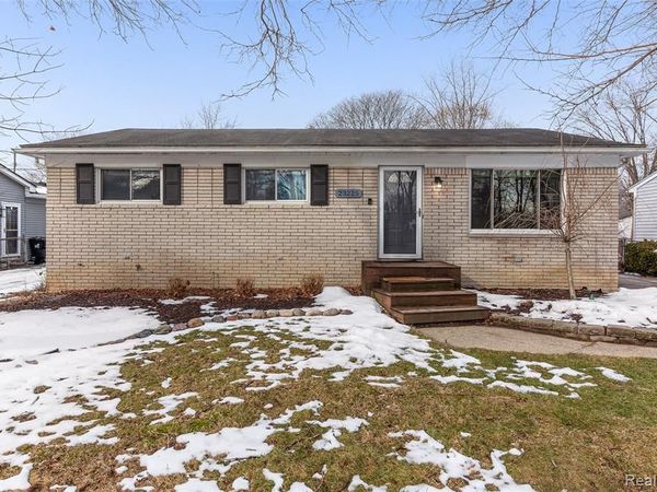 23225 Springbrook Drive, Farmington Hills, MI 48336