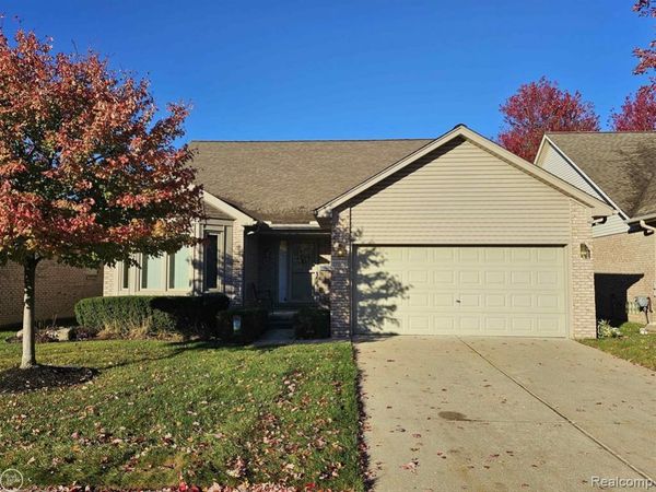 17901 Pointe Court, Clinton Twp, MI 48038