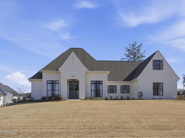 703 Ivywood Court, Madison, MS 39110
