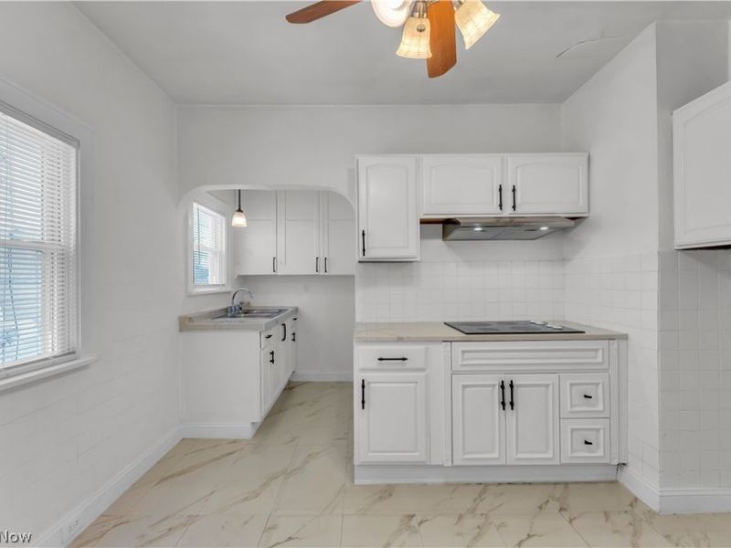 11806 Farringdon Avenue, Cleveland, OH 44105 Photo 10