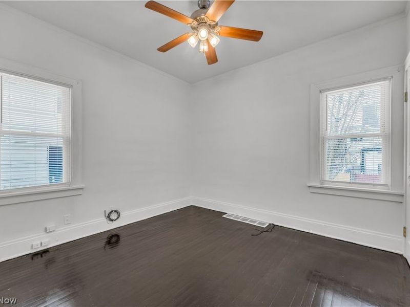 11806 Farringdon Avenue, Cleveland, OH 44105 Photo 17