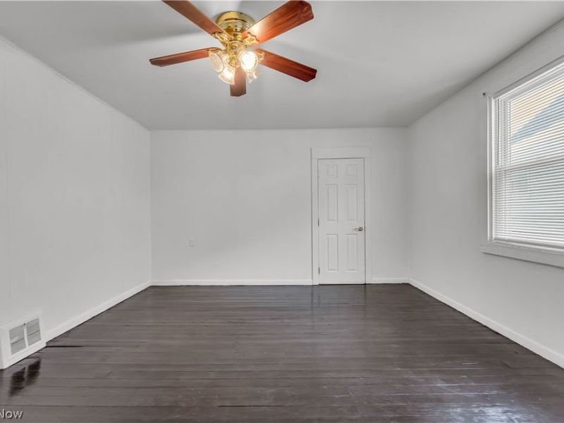 11806 Farringdon Avenue, Cleveland, OH 44105 Photo 24