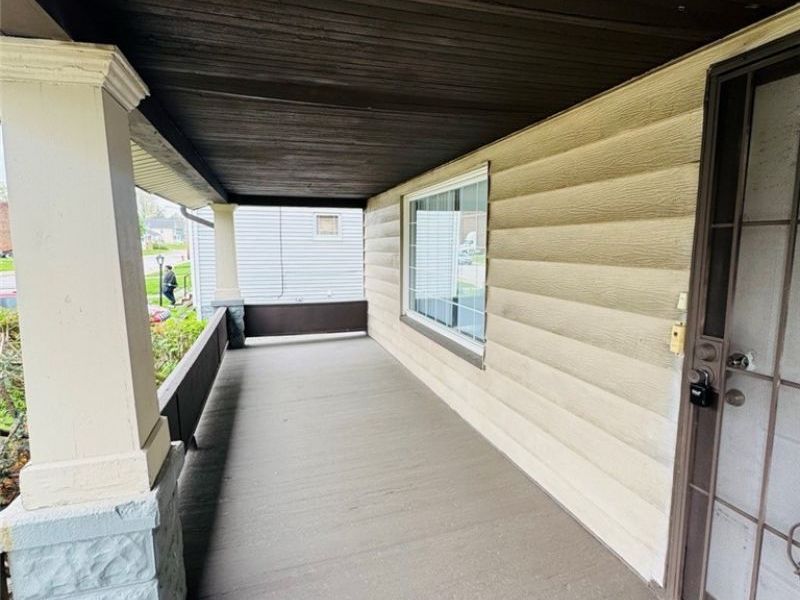 11806 Farringdon Avenue, Cleveland, OH 44105 Photo 3