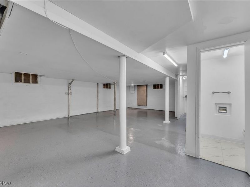 11806 Farringdon Avenue, Cleveland, OH 44105 Photo 30