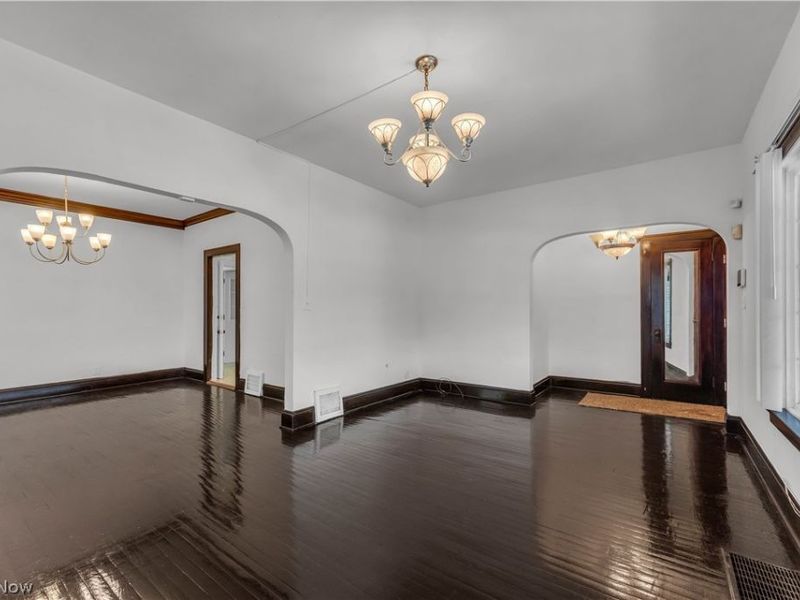 11806 Farringdon Avenue, Cleveland, OH 44105 Photo 6