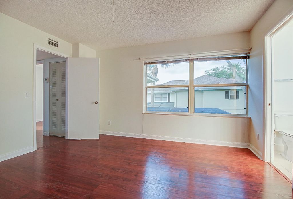 44 Essex Court, Unit B, Royal Palm Beach, FL 33411 Photo