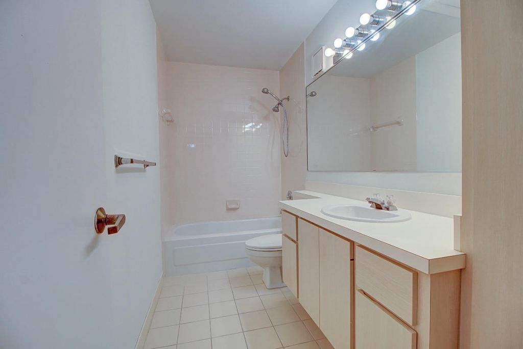 44 Essex Court, Unit B, Royal Palm Beach, FL 33411 Photo