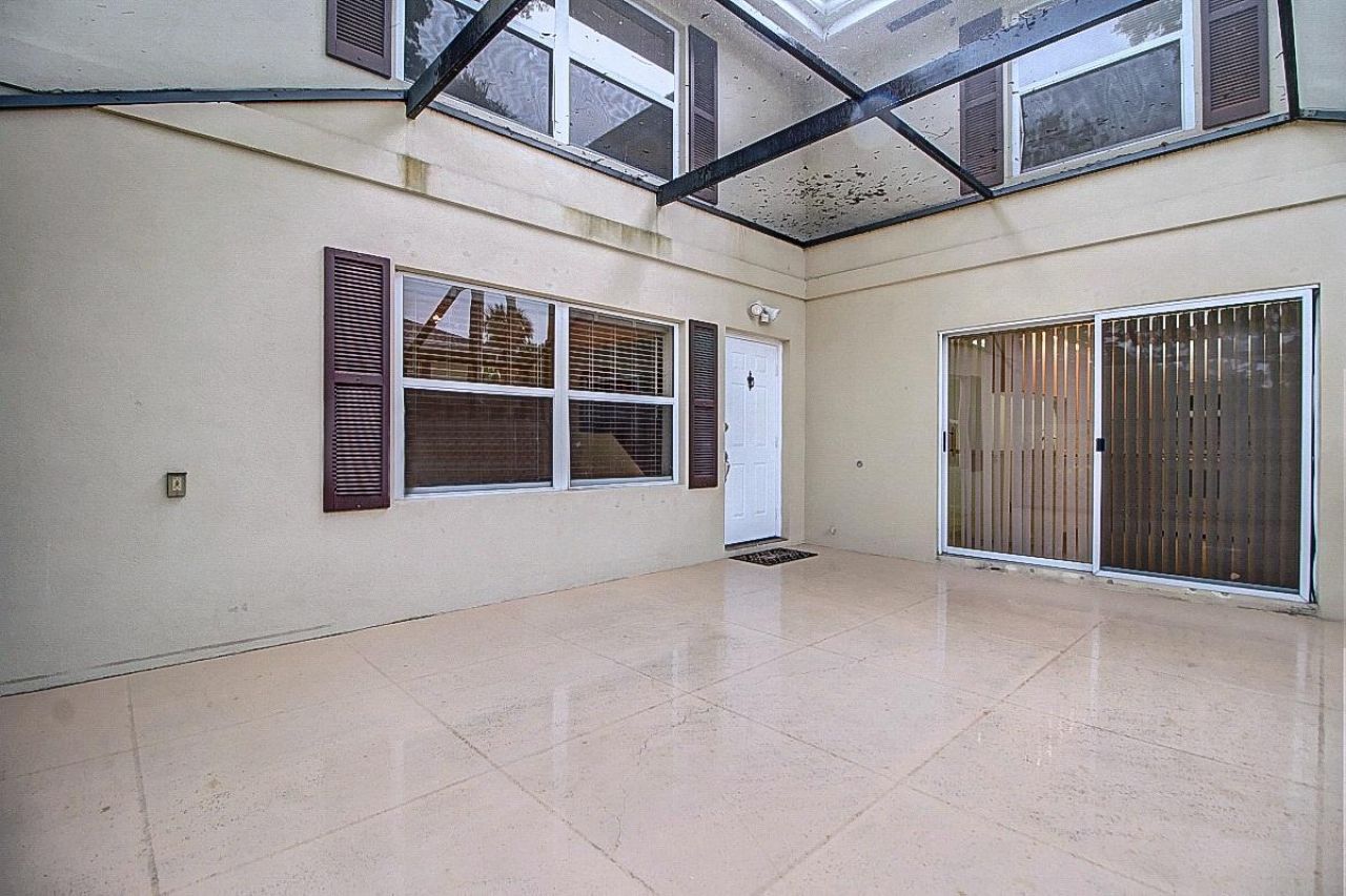 44 Essex Court, Unit B, Royal Palm Beach, FL 33411 Photo