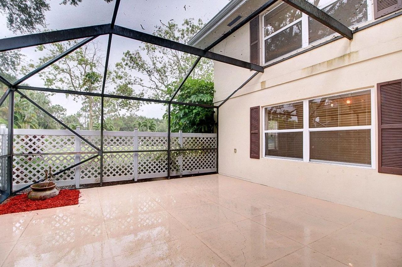 44 Essex Court, Unit B, Royal Palm Beach, FL 33411 Photo