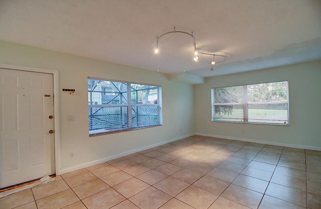 44 Essex Court, Unit B, Royal Palm Beach, FL 33411 Photo