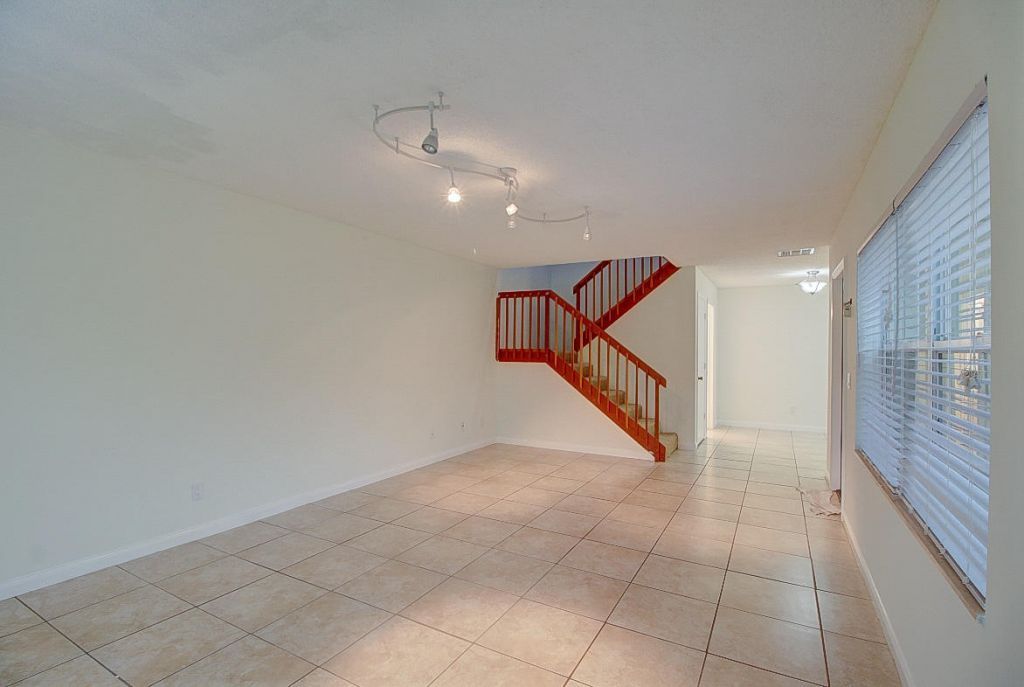 44 Essex Court, Unit B, Royal Palm Beach, FL 33411 Photo