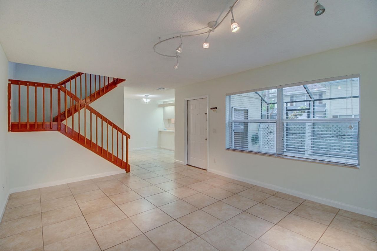 44 Essex Court, Unit B, Royal Palm Beach, FL 33411 Photo