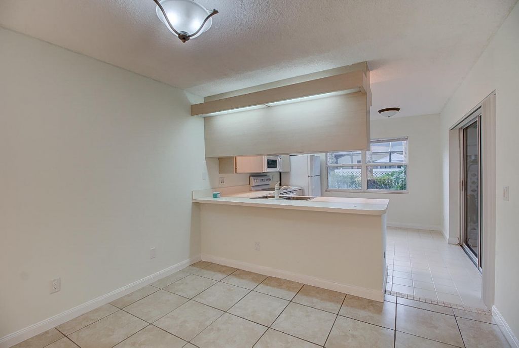 44 Essex Court, Unit B, Royal Palm Beach, FL 33411 Photo