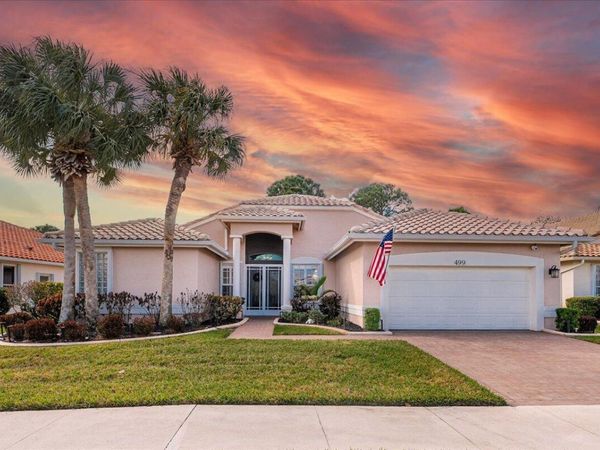 499 NW Blue Lake Drive, Port Saint Lucie, FL 34986