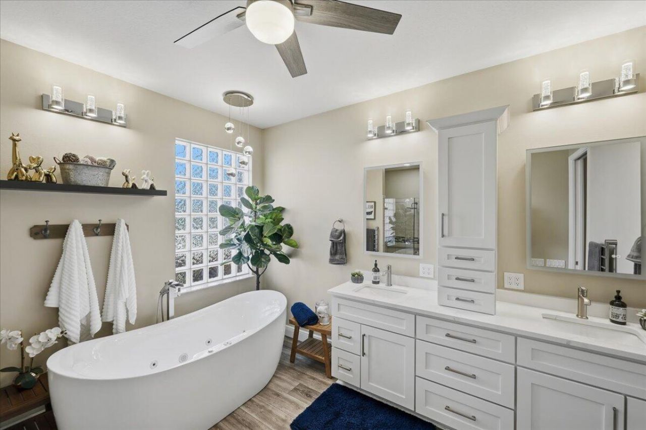 499 NW Blue Lake Drive, Port Saint Lucie, FL 34986 Photo