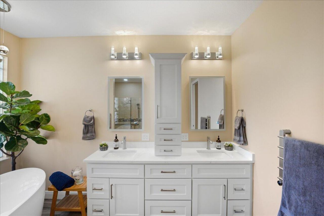 499 NW Blue Lake Drive, Port Saint Lucie, FL 34986 Photo