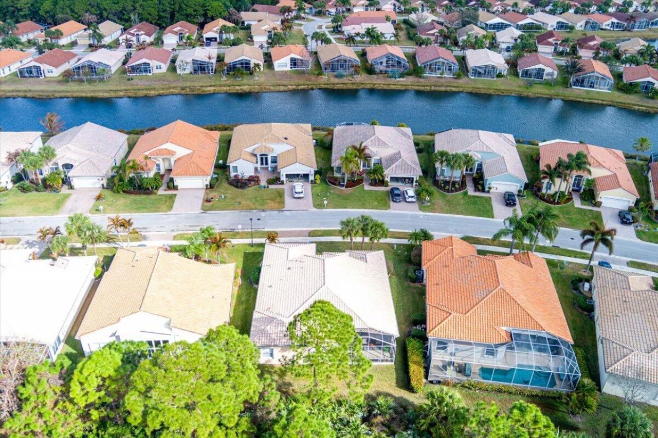 499 NW Blue Lake Drive, Port Saint Lucie, FL 34986 Photo