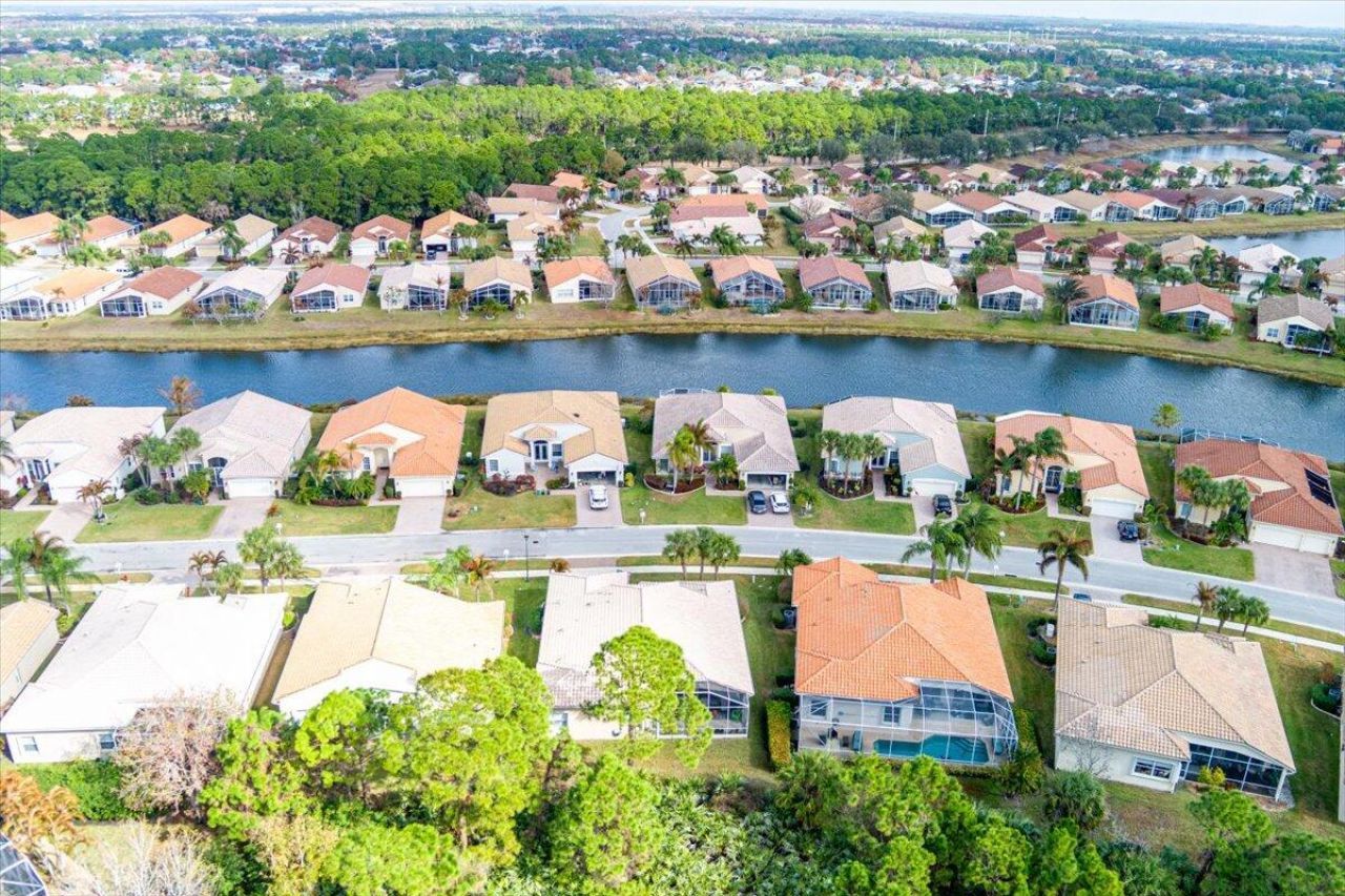 499 NW Blue Lake Drive, Port Saint Lucie, FL 34986 Photo