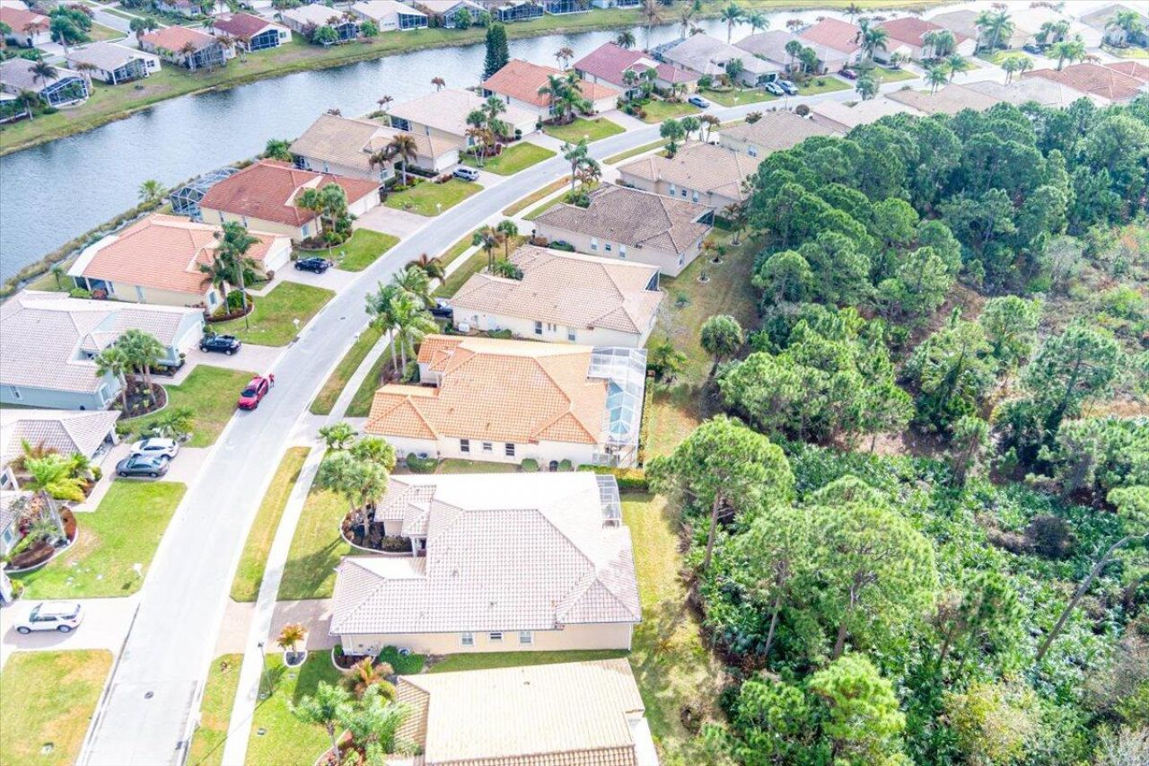 499 NW Blue Lake Drive, Port Saint Lucie, FL 34986 Photo