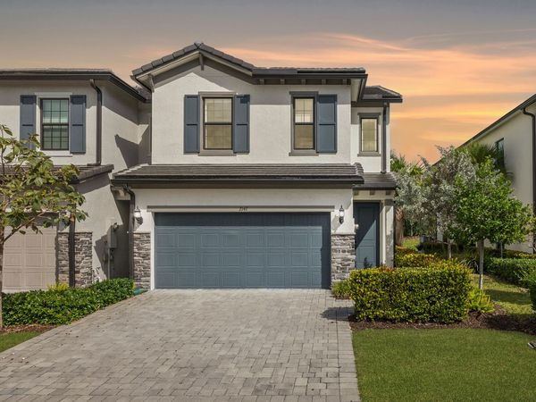 2147 Appleton Circle N, Oakland Park, FL 33309