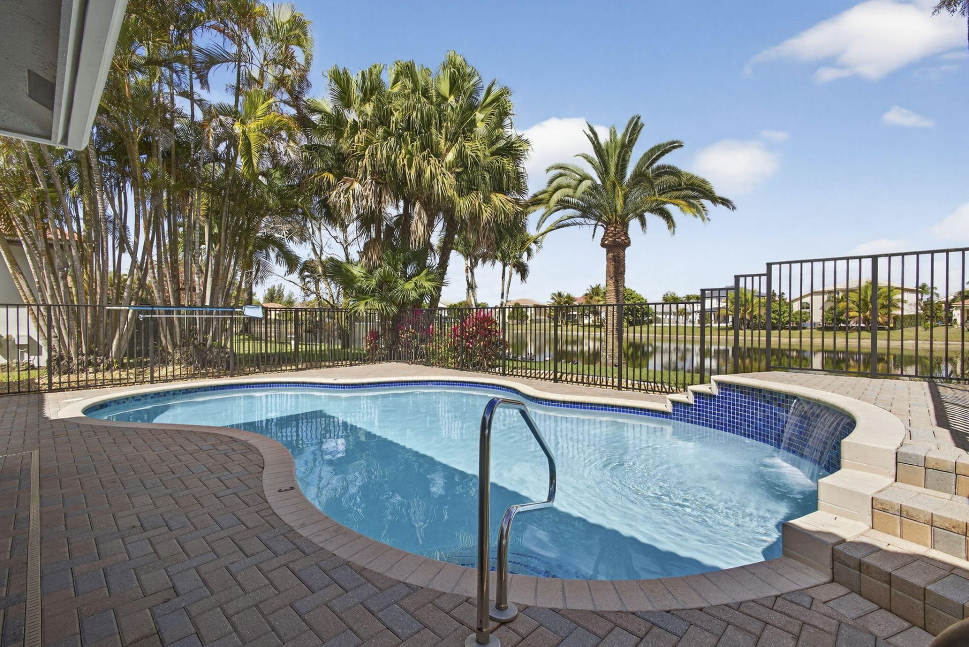 109 Isola Circle, Royal Palm Beach, FL 33411 Photo