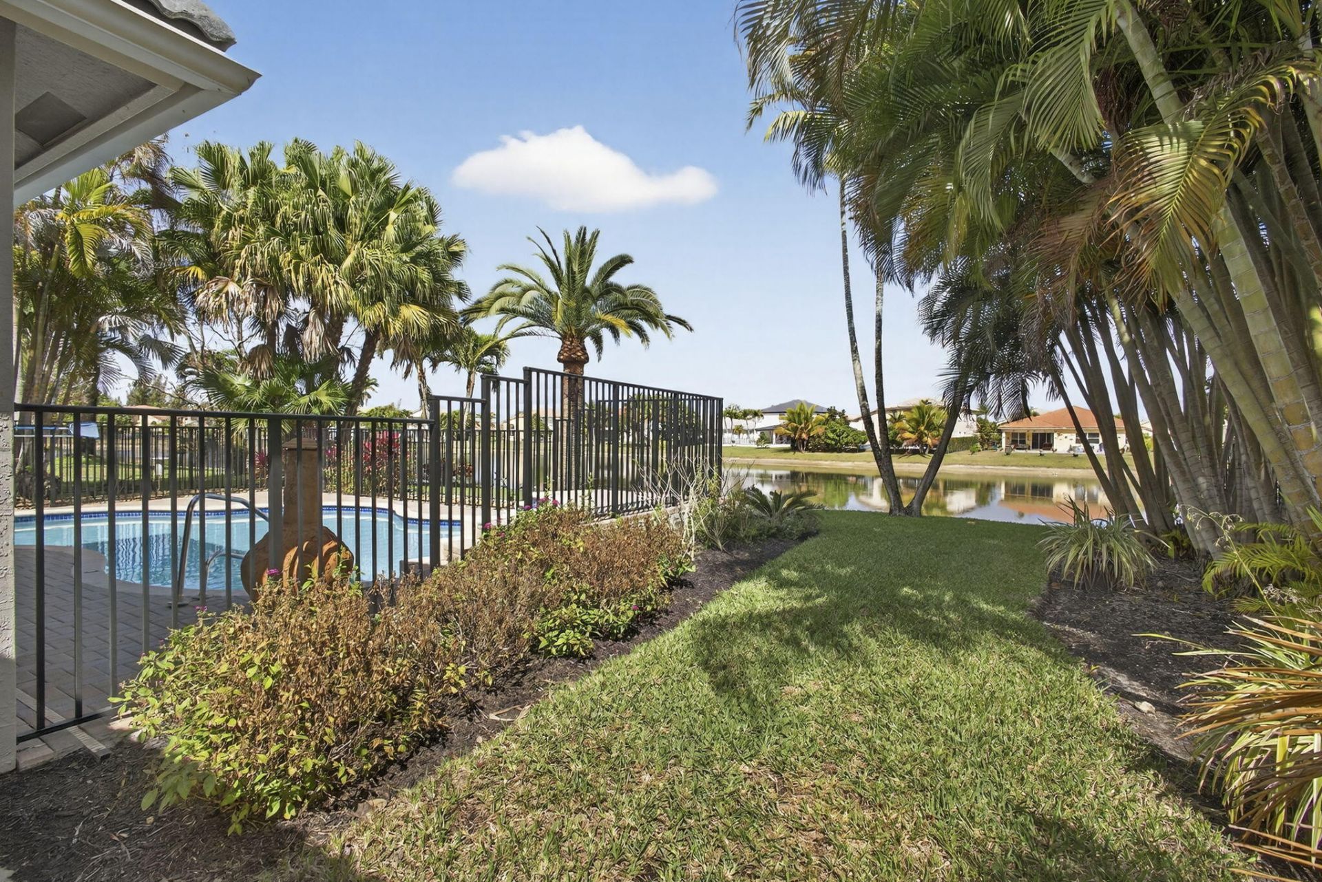 109 Isola Circle, Royal Palm Beach, FL 33411 Photo