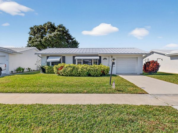 1904 SW Golf Lane, Boynton Beach, FL 33426