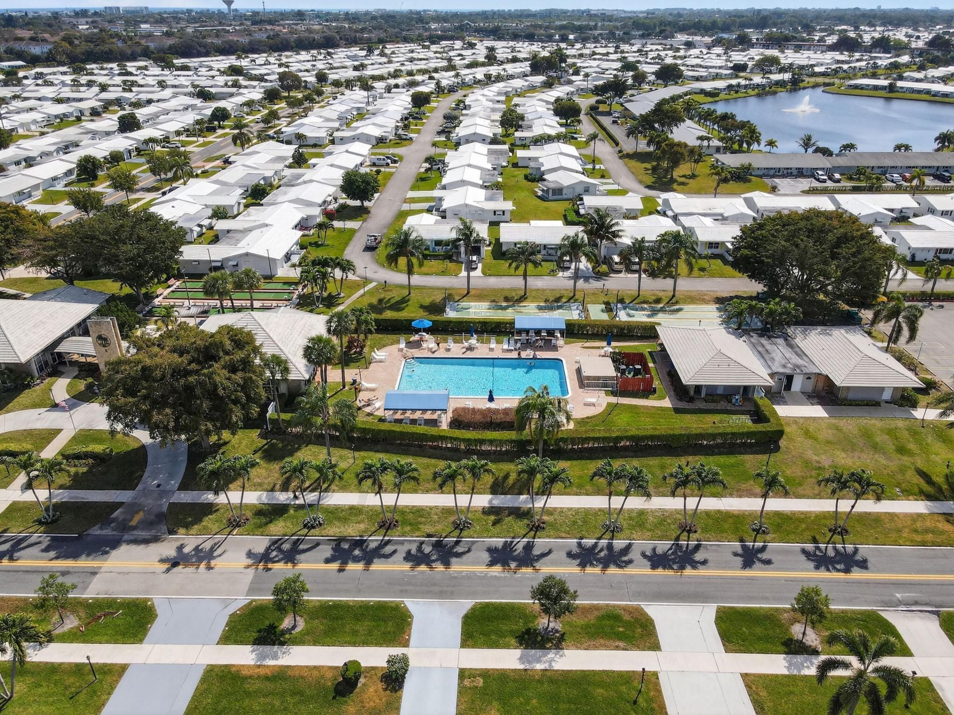 1904 SW Golf Lane, Boynton Beach, FL 33426 Photo