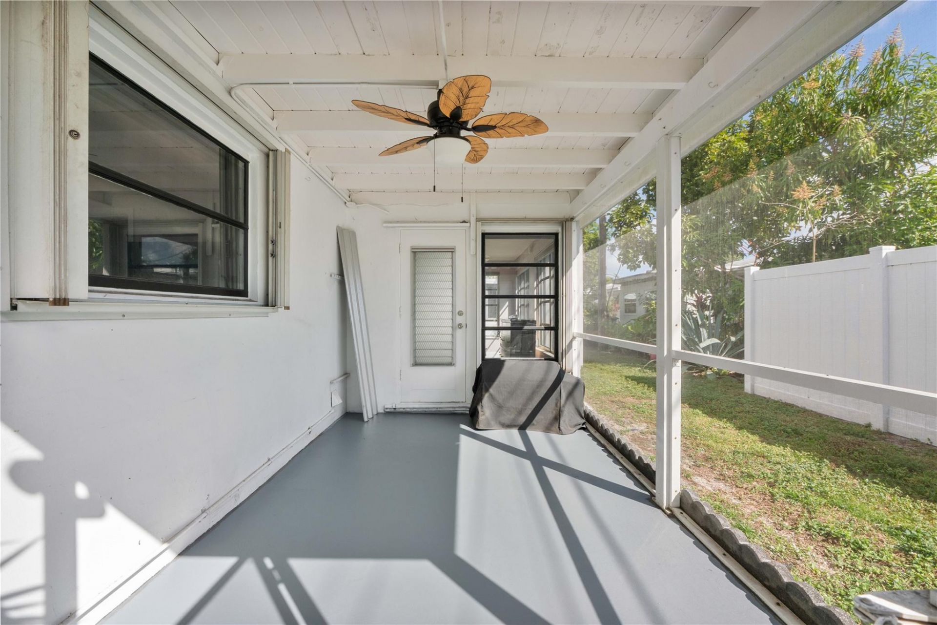 4560 NW 17th Terrace, Tamarac, FL 33309 Photo