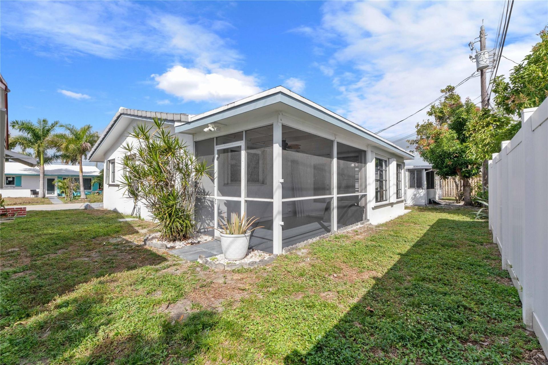 4560 NW 17th Terrace, Tamarac, FL 33309 Photo