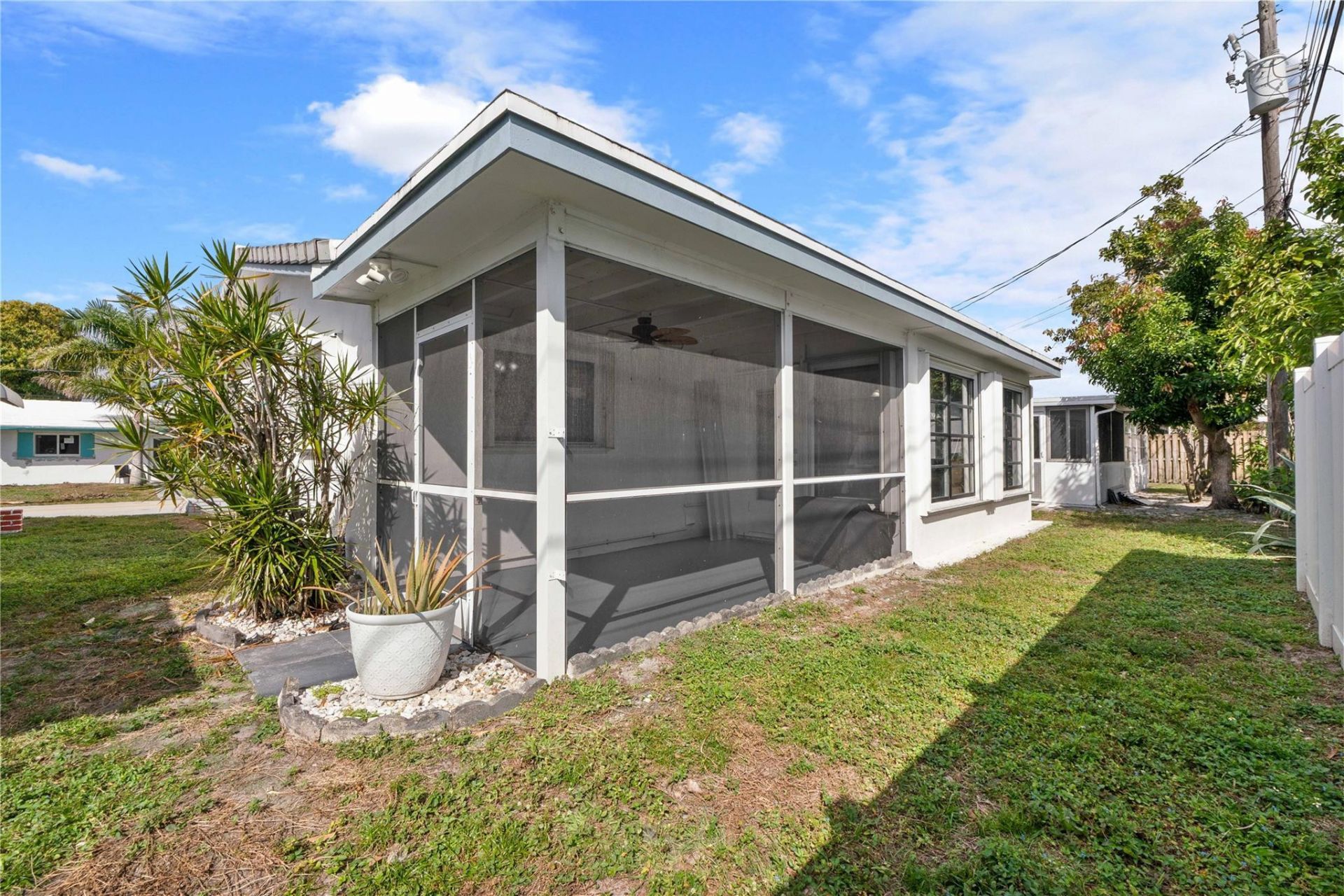 4560 NW 17th Terrace, Tamarac, FL 33309 Photo