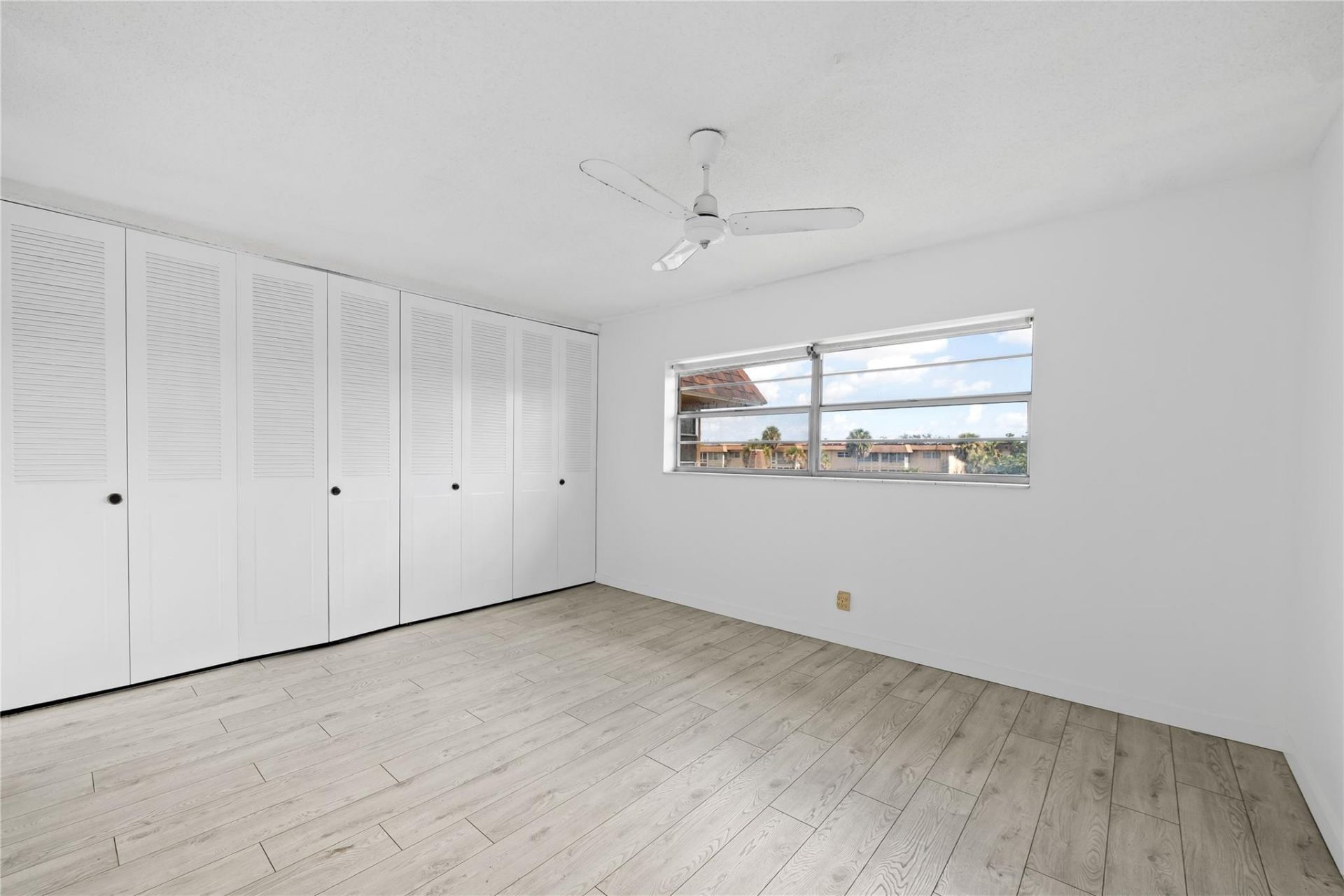 5031 W Oakland Park Boulevard, Unit 309, Lauderdale Lakes, FL 33313 Photo